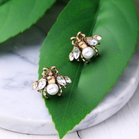 Jewelry - Pearla Pearly Bee Stud Earrings